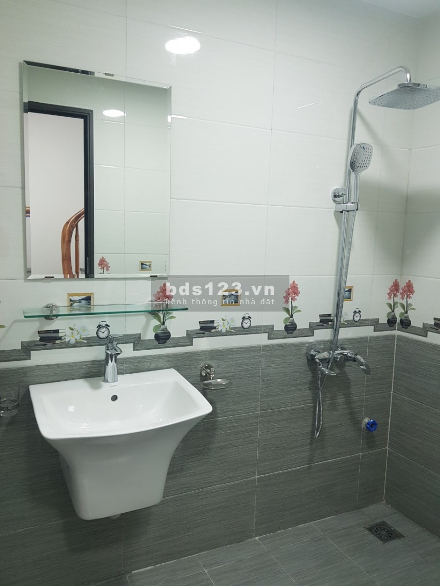 BÁN NHÀ TỔ 24 THƯỢNG THANH, LONG BIÊN - 31m2 x 5 TẦNG, nhà đẹp ở ngay, nhỉnh 2 tỷ