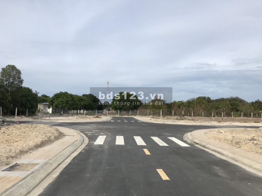 ĐẤT KHU ĐÔ THỊ HÀNH CHÍNH CAM LAM