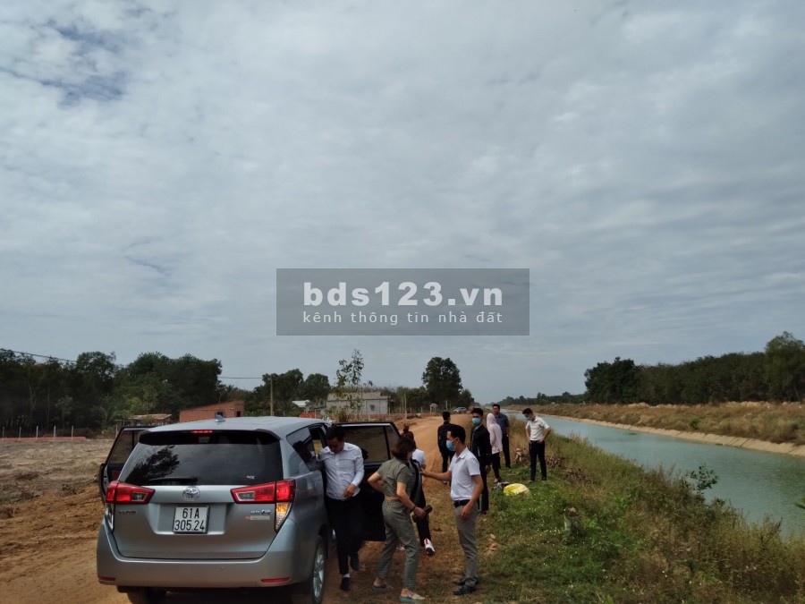 Đất Thổ Cư View Kênh Sông Sát Quốc Lộ 22B gần núi Bà Đen