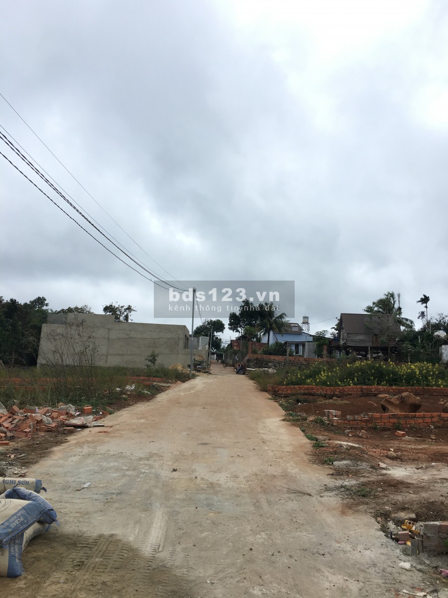 BÁN ĐẤT HẺM 434 Y MOAN RẼ TRÁI ( 5x23m - 590tr )