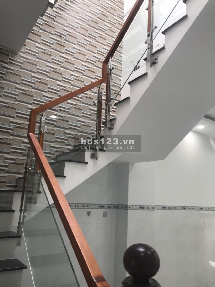 Cho thuê nhà MỚI XÂY nguyên căn đường Hoàng Ngân, phường 16, quận 8