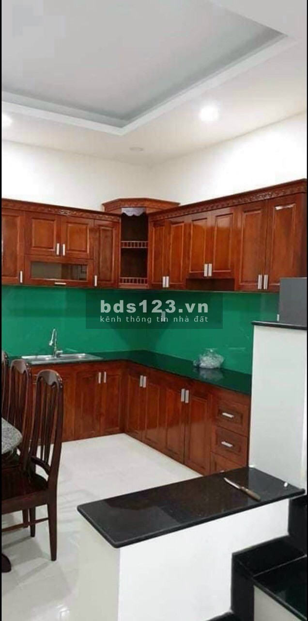 Cần bán căn nhà sau sân banh Gò Đậu