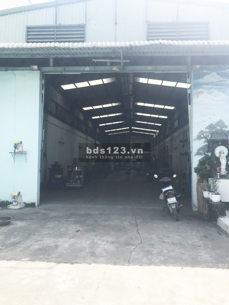 Chính chủ cần bán nhà xưởng có sẵn mặt tiền đường nhựa lớn