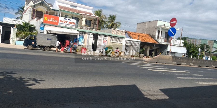 Đất thổ mặt tiền QL1A gần Phan Thiết 0963478790