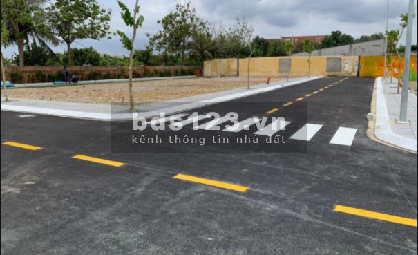 Cần bán lô đất liền kề TTHC Bà Rịa. 650 triệu 80m2. Long Điền, Bà Rịa Vũng tàu