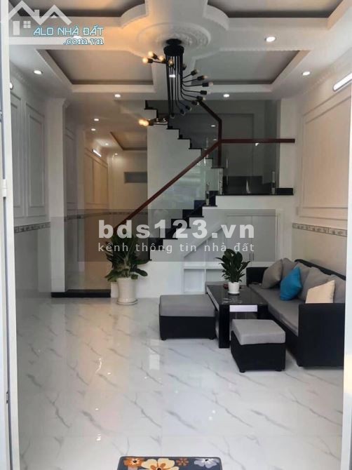 Chính chủ bán nhà Bình Chánh 1 trệt 1 lầu sổ hồng riêng