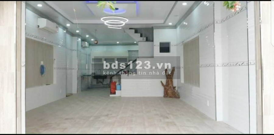 Nhà 1 trệt + 2 lầu 4pn giá 15tr. đường 8m khu Phú Thuận