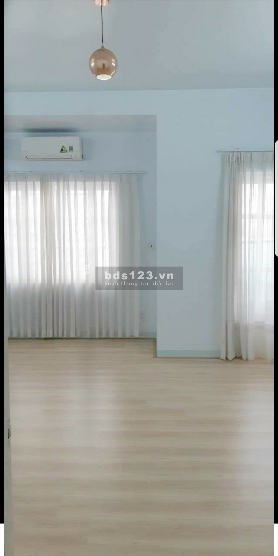 Nhà 1 trệt + 2 lầu 4pn giá 15tr. đường 8m khu Phú Thuận