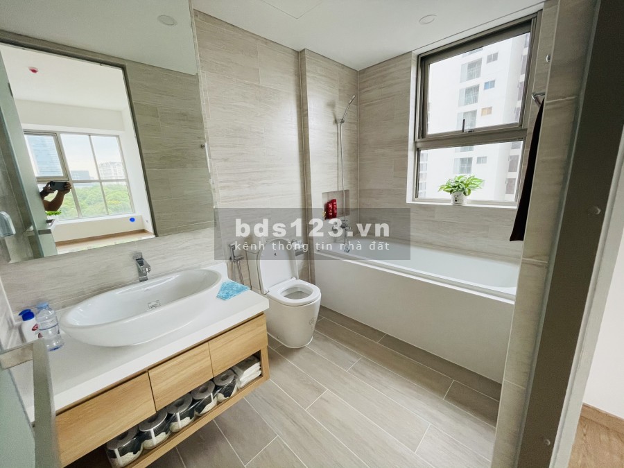 CHO THUÊ CĂN HỘ MIDTOWN 3PN 110M2 GIÁ TỐT NHẤT PMH 25TR/THÁNG NỘI THẤT CAO CẤP
