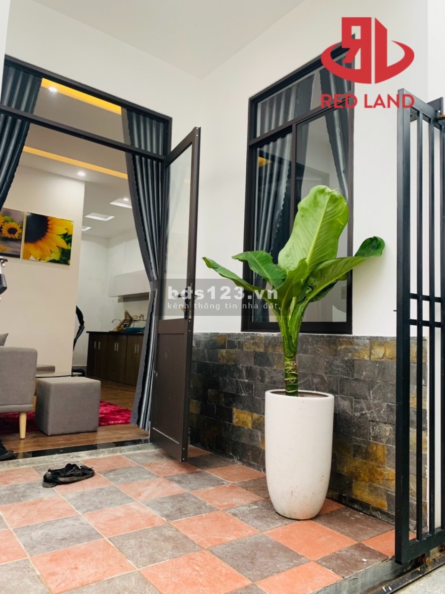 Cần chuyển nhượng lại ngôi nhà nhỏ nhắn xinh xắn trung tâm thành phố.
