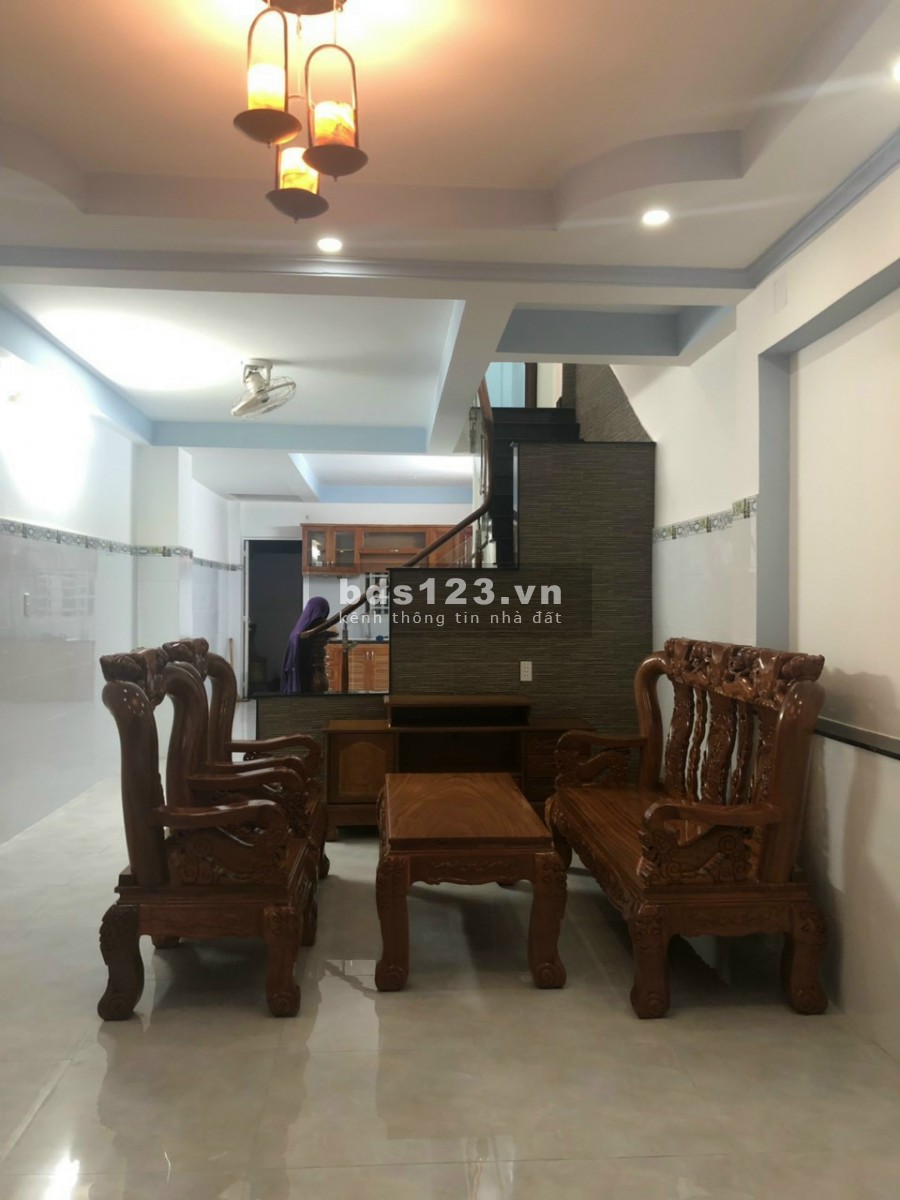 KDC đường 11, TNPB ngay trường Hoa Lư, SHR, HXH