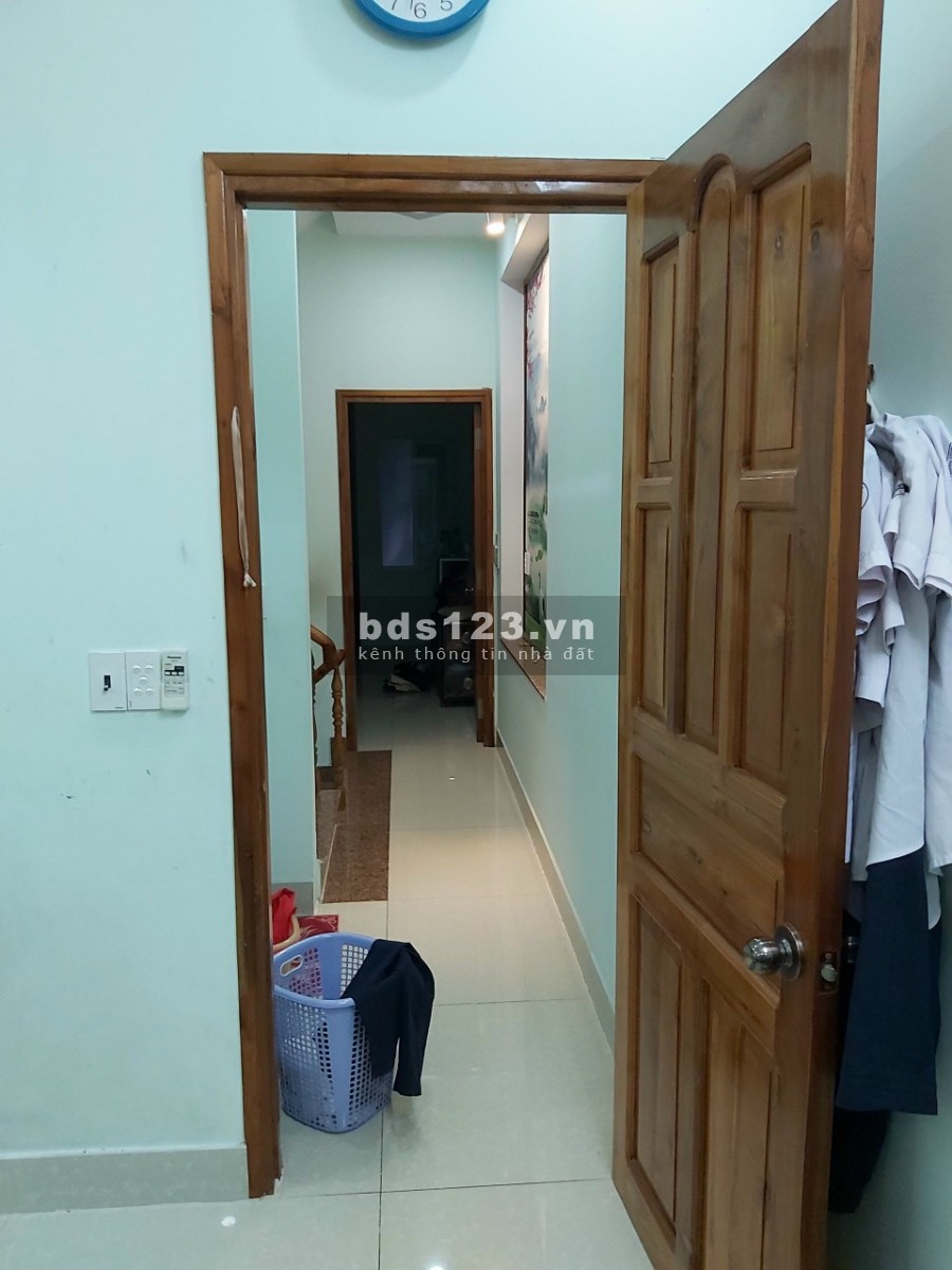 Nhà 1 xẹt Đình Phong Phú, dt 60m2, SHR, hướng ĐN, ở ngay