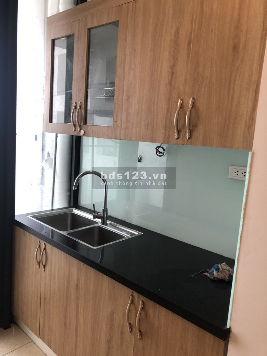 Cho thuê Chung cư Hà Nội Center Point Hoàng Đạo Thúy 2 ngủ cơ bản 64m2 10.5 triệu. Lh 0377983070