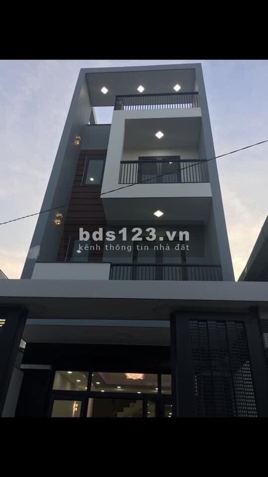 CHỈ 1 TỶ 200 TRIỆU SỞ HỮU NGAY NHÀ 1 TRỆT 3 LẦU SÂN THƯỢNG SÁT MẶT TIỀN LIÊN KHU 4-5 Q.BÌNH TÂN