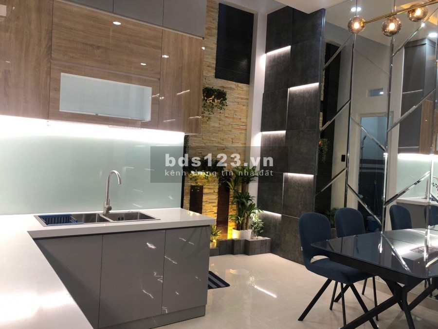 CHỈ 1 TỶ 200 TRIỆU SỞ HỮU NGAY NHÀ 1 TRỆT 3 LẦU SÂN THƯỢNG SÁT MẶT TIỀN LIÊN KHU 4-5 Q.BÌNH TÂN
