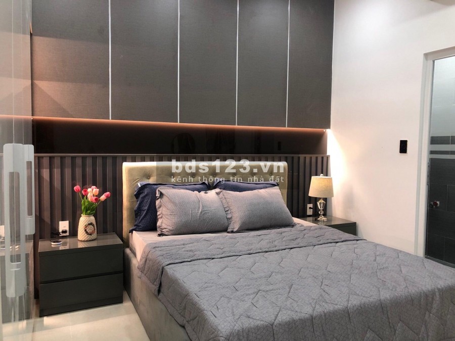 CHỈ 1 TỶ 200 TRIỆU SỞ HỮU NGAY NHÀ 1 TRỆT 3 LẦU SÂN THƯỢNG SÁT MẶT TIỀN LIÊN KHU 4-5 Q.BÌNH TÂN