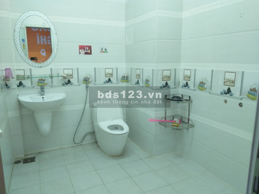 Mặt bằng bán tết 4x20 đối diện chợ Phạm Văn Hai