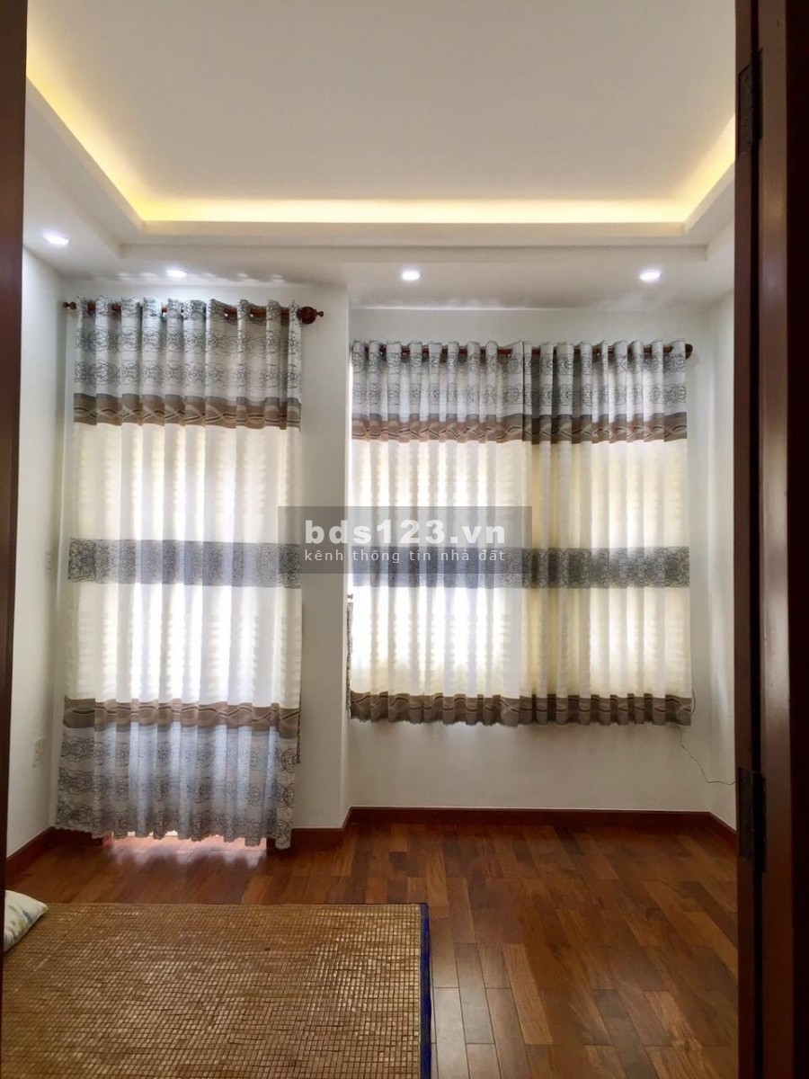 Bán gấp nhà riêng đường phạm văn chiêu phường 9 Gò Vấp: lh 0832123112