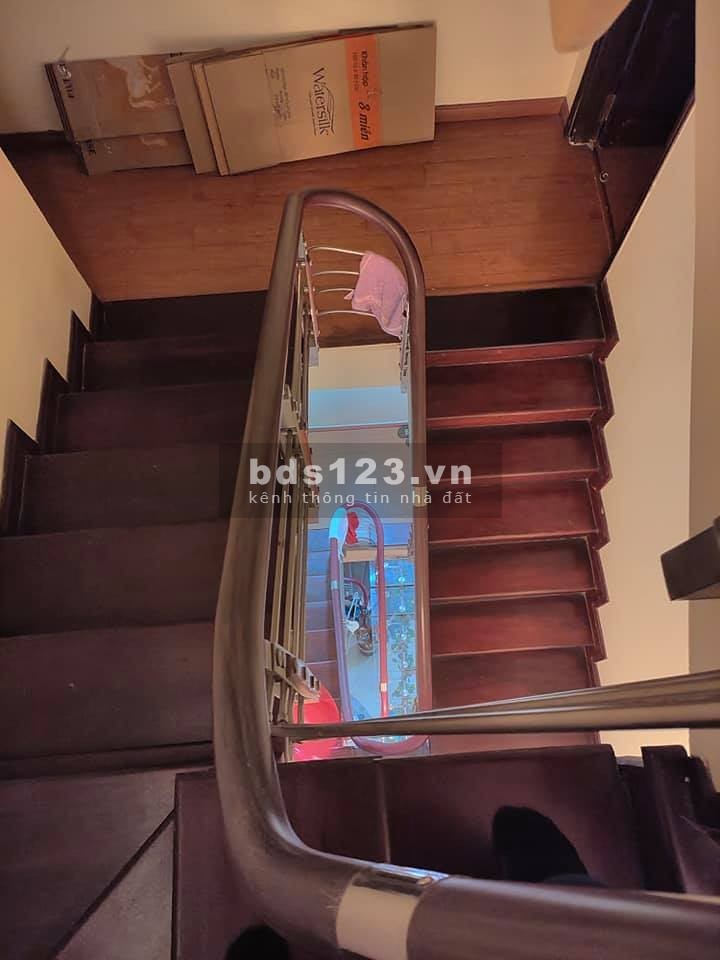 Bán nhà PL ô tô tránh đường 800A Cầu Giấy 45m2 x 5 tầng giá 9,2 tỷ. LH 0912442669