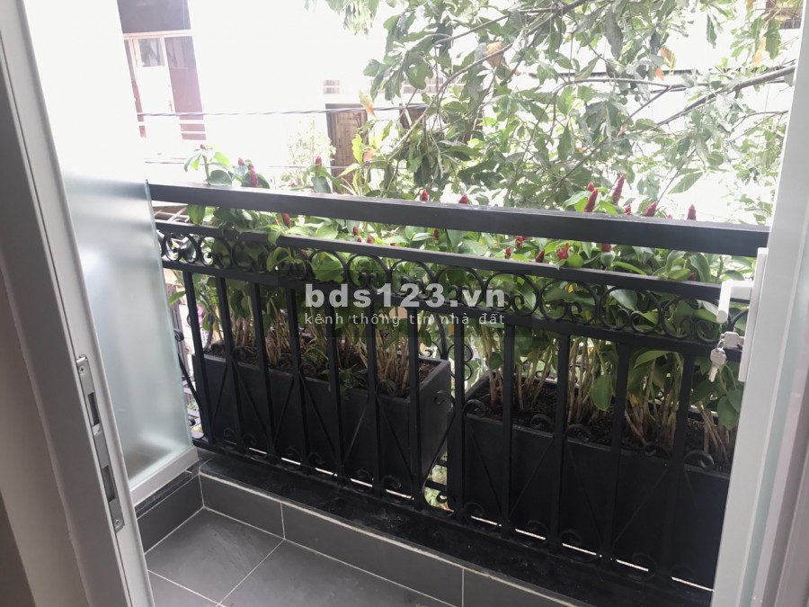Thuê căn hộ Studio nội thất cực đẹp 904 Nguyễn Kiệm 7.5 Triệu (có thang máy, ban công) mới 100%