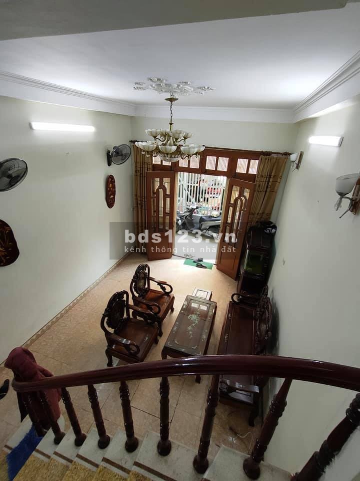 Bán nhà 56 Pháo Đài Láng – Đống đa. sổ đỏ đẹp. Ngay phố mặt tiền 4m. giá 4 .3 tỷ.