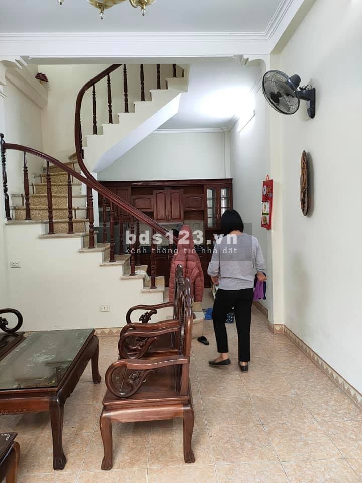 Bán nhà 56 Pháo Đài Láng – Đống đa. sổ đỏ đẹp. Ngay phố mặt tiền 4m. giá 4 .3 tỷ.