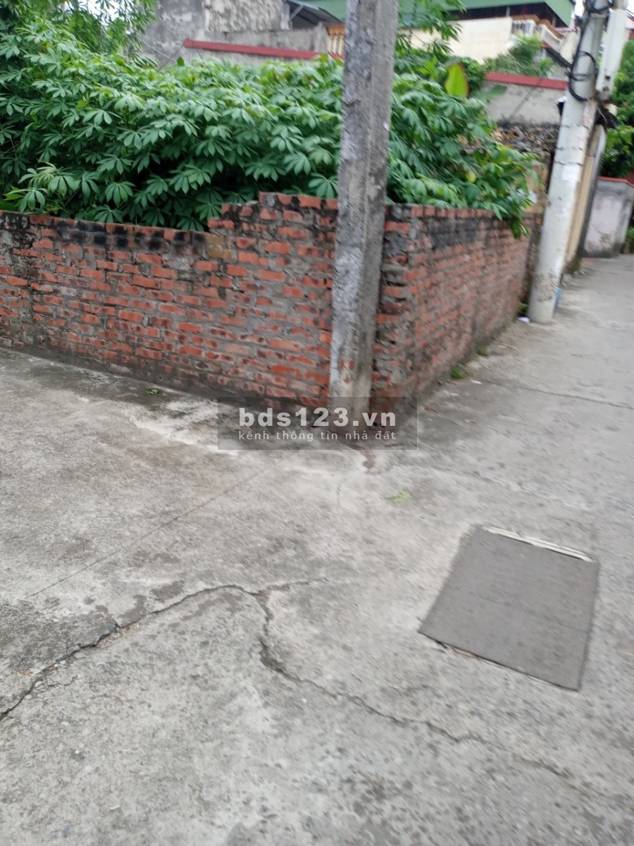 Bán gấp mảnh đất Tổ 13 Thạch Bàn 90m2 x 5.5m mặt tiền, 3.95 tỷ, ngõ thông Ô tô, Lô góc