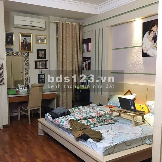 Bán gấp nhà Phố Nguyễn Ngọc Vũ, Cầu Giấy Ô tô vào nhà, MT4.6m Kinh doanh đỉnh, DT 70m2x5 tầng, giá 9.2 tỷ