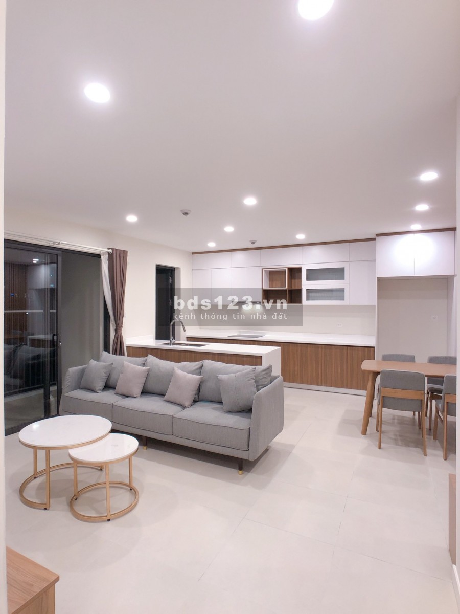 Cần tiền cắt lỗ căn 03PN, S=118m2 tầng cao, view Hồ Tây không bị chắn dự án Kosmo Tây Hồ. Giá bán: 4,95 tỷ bao phí.