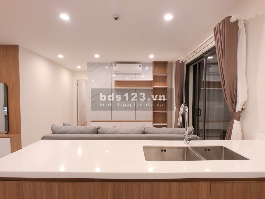 Cần tiền cắt lỗ căn 03PN, S=118m2 tầng cao, view Hồ Tây không bị chắn dự án Kosmo Tây Hồ. Giá bán: 4,95 tỷ bao phí.