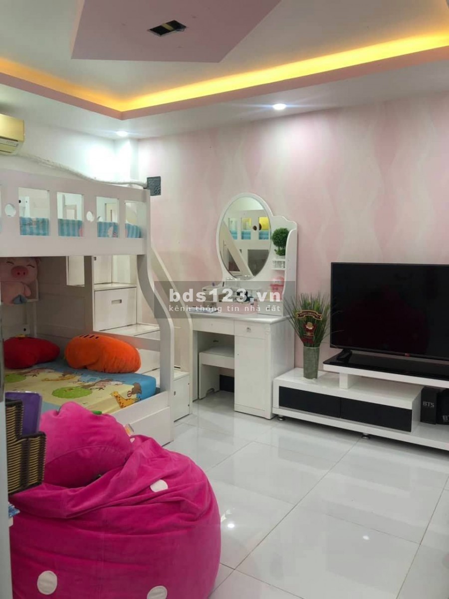 Nhà sát mặt tiền Trần Bình Trọng, Quận 10dt 4x8m 2 tầng chỉ 3 tỷ 950 Phạm Hương