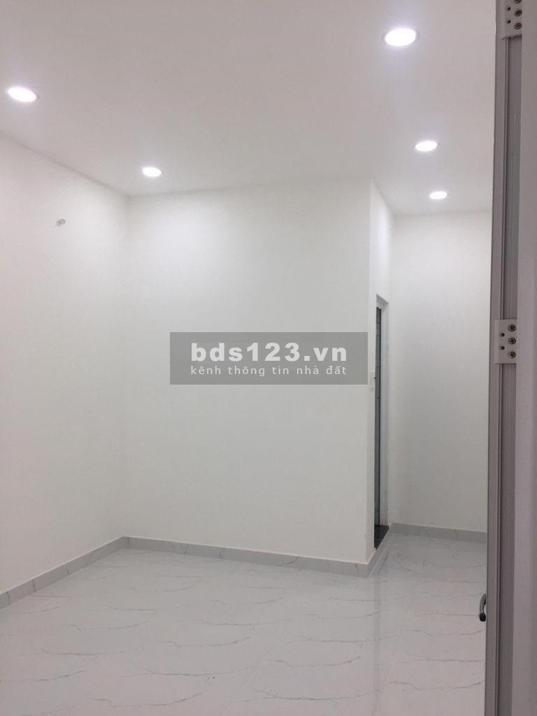 Cho thuê nhà NC 3x10, Nguyễn Văn Cừ P2 Q5_8tr