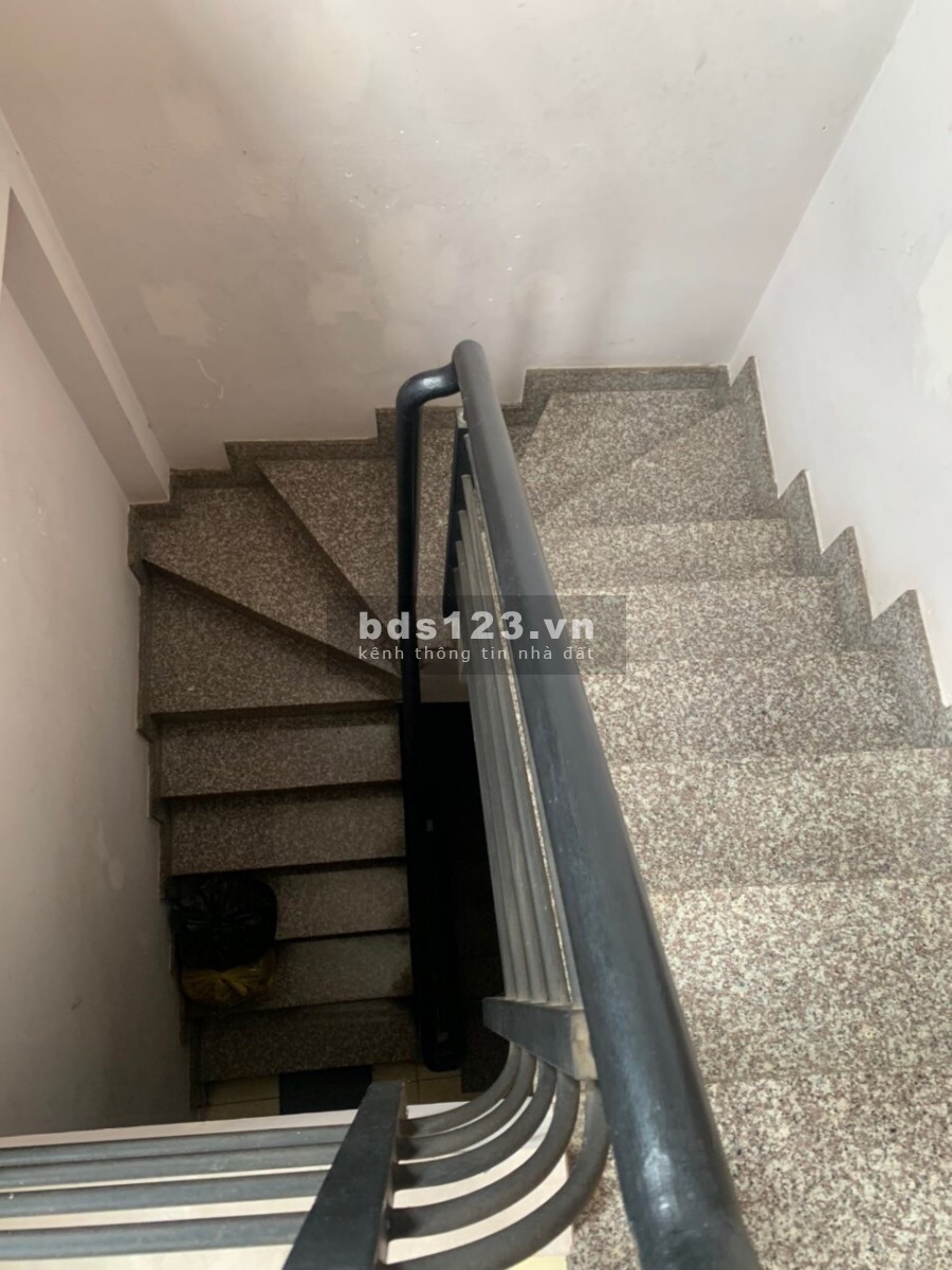 Bán gấp nhà hẻm nở hậu 4.85m đường Phú Thọ, F.1, Quận 11. DT 39.1m2.
