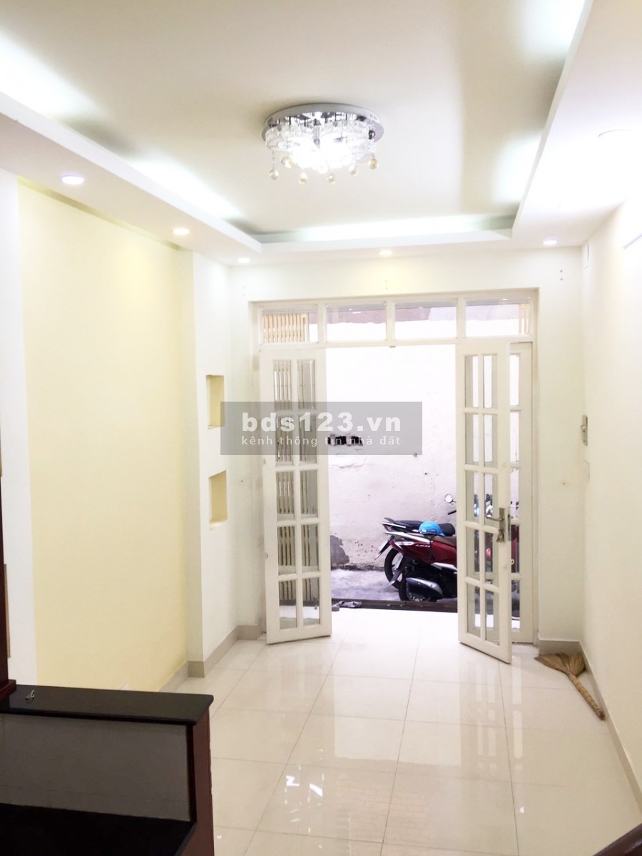 Bán nhà 3 lầu hẻm 830 Đoàn Văn Bơ Phường 16 Quận 4