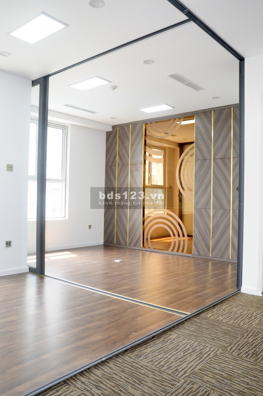 Cho thuê CH văn phòng tại Orchard Parkview, 55m2, phòng họp riêng, giá 15tr/tháng