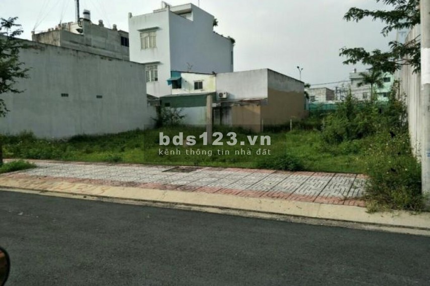 KẸT TIỀN BÁN GẤP NHÀ RIÊNG DT 100M2(5X20)SÁT CHỢ, DÂN ĐÔNG. SỔ RIÊNG THỔ CƯ TOÀN BỘ