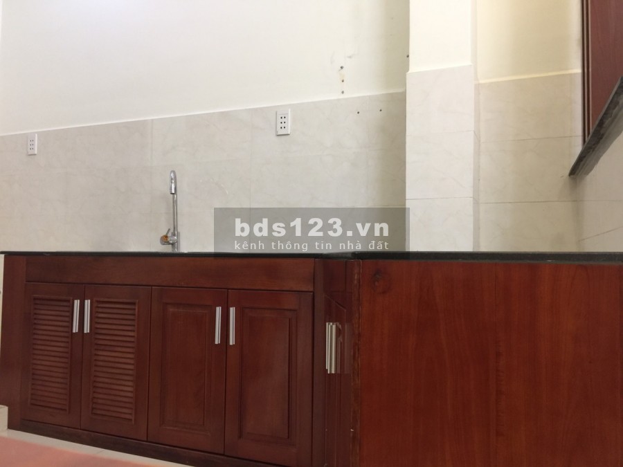Bán nhà 3 lầu hẻm 830 Đoàn Văn Bơ Phường 16 Quận 4