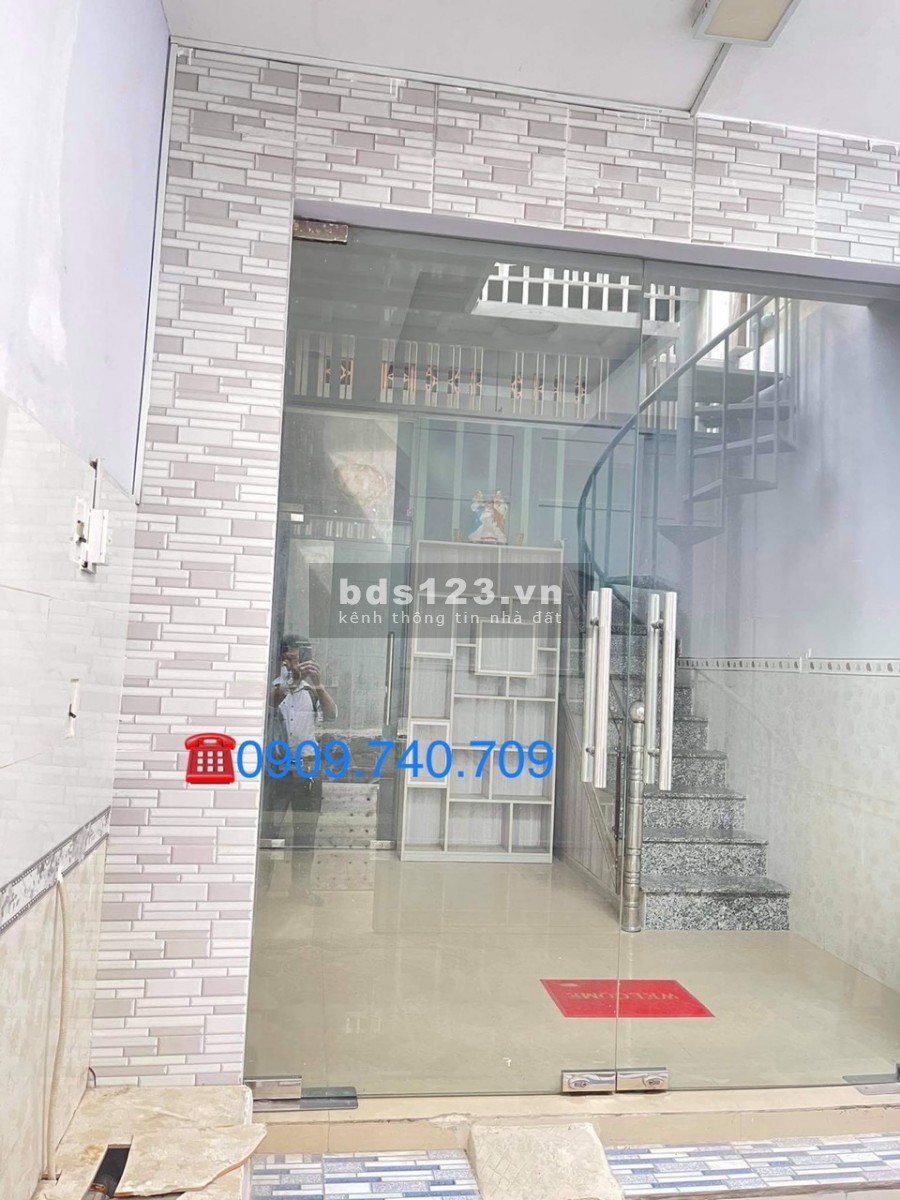 Cần tiền bán nhà đường Lê Đức Thọ Gò Vấp, 40m, 2 tầng, giá chỉ 3 tỷ.