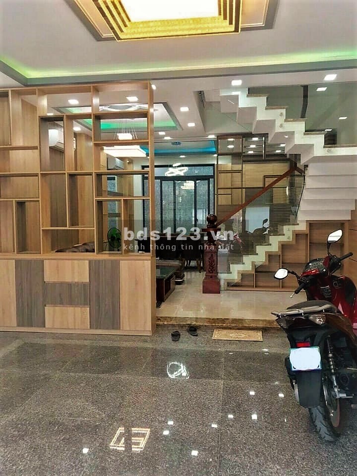 Quận 7 dt 71m2 ngang 4m5, 4 tầng BTCT sân thượng chỉ 5 tỷ 5 tl (0902664082)