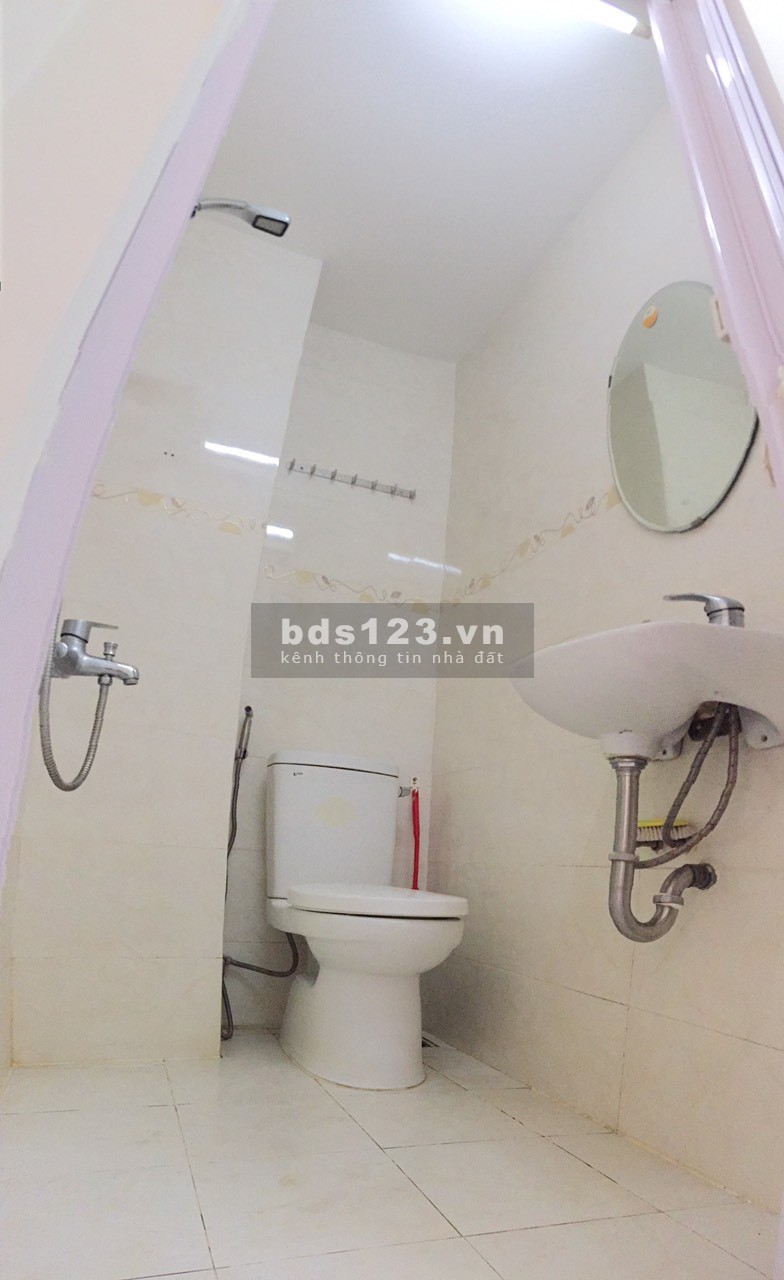 Bán nhà 3 lầu hẻm 830 Đoàn Văn Bơ Phường 16 Quận 4
