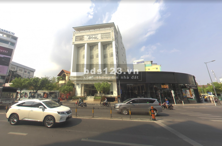 Mặt Tiền Đường Thành Thái. DT: 5 x 24. Nhà 4 lầu khu KD