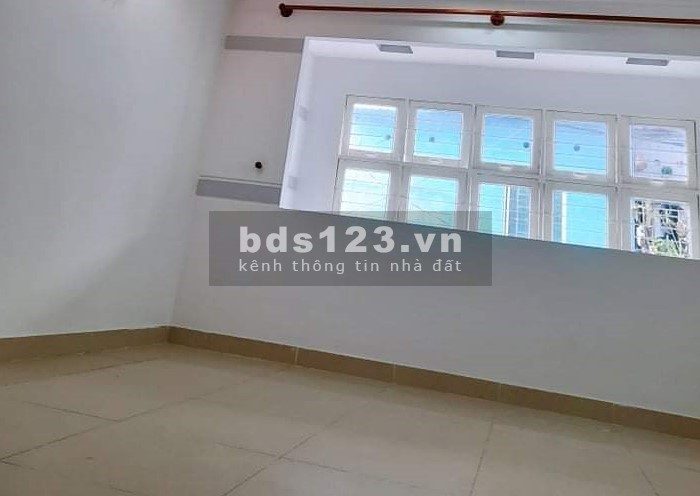 Nhà 2 tầng, 3 PN. Gần Giang Ghẹ Trường Chinh. Bán 3,4 tỷ.