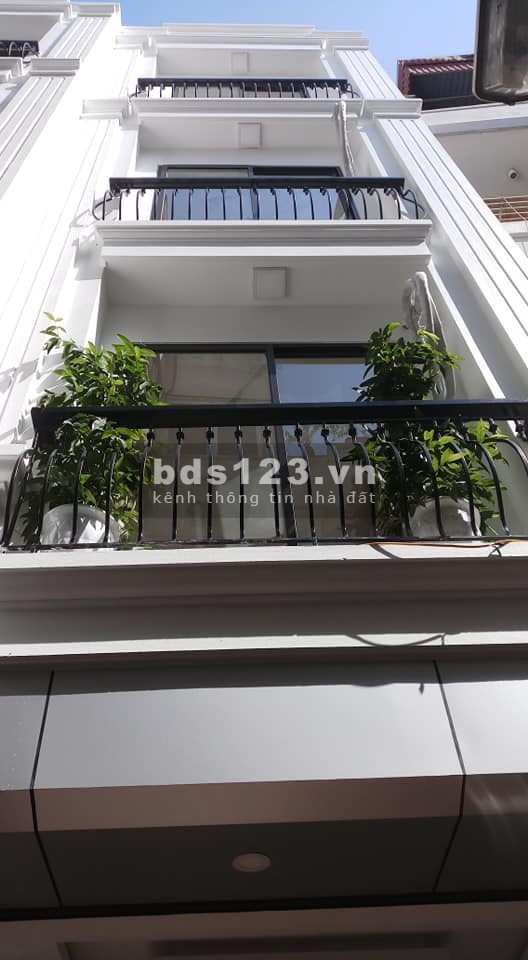 Bán nhà Hoàng Diệu q4, hẻm xe hơi, rẻ nhất Q4 không thể rẻ hơn, dt 40 m2 gia 3.750 tỷ