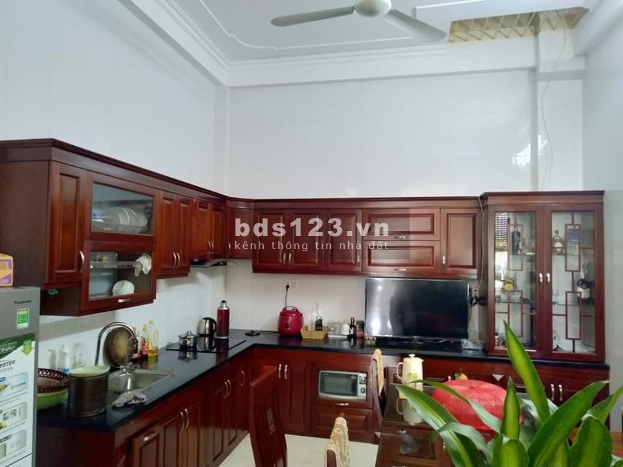 Bán nhà Trường Sơn, P13, Quận 10, Ngang 4.3m, 45m2, giá chỉ 4 tỷ 950 Thương lượng sâu.
