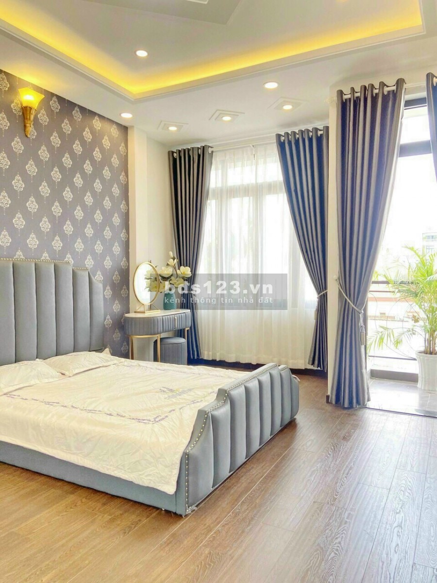 Nhà mới xây 5 tầng, ô tô đỗ cửa. Gần cổng Aeon Mall Tân Phú. 6,7 tỷ.
