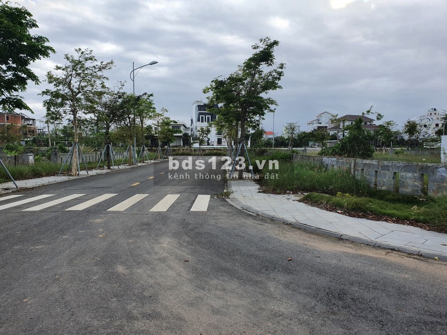 Cần bán đất nền ven biển phía nam Đà Nẵng giá rẻ.
