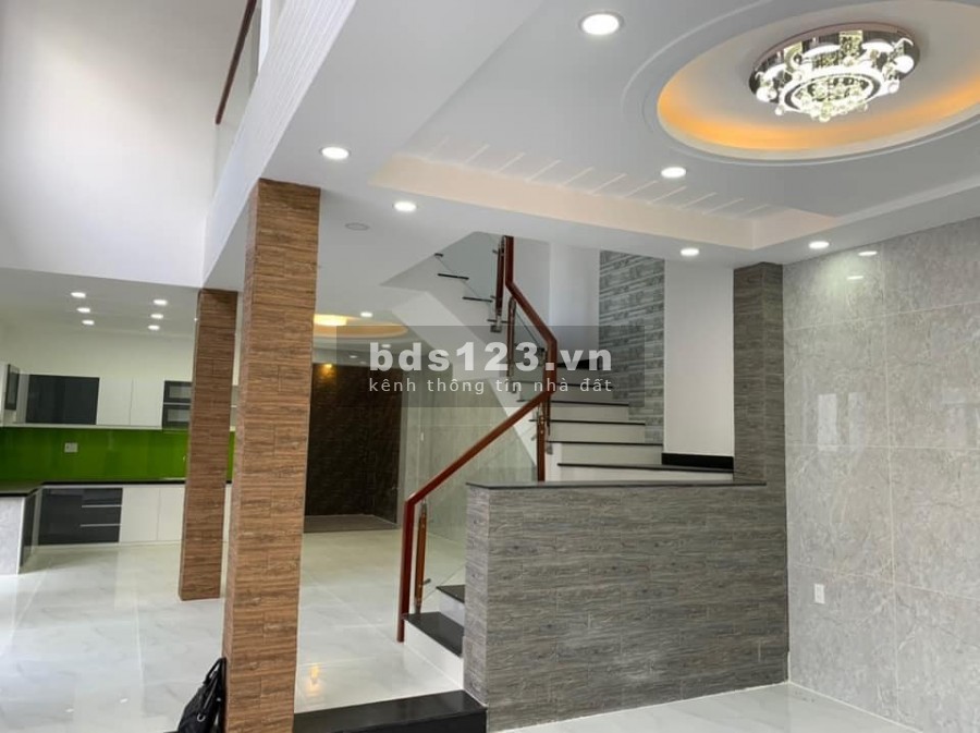 Bán nhà gần CGV Lý Chính Thắng 50m2 Quận 3