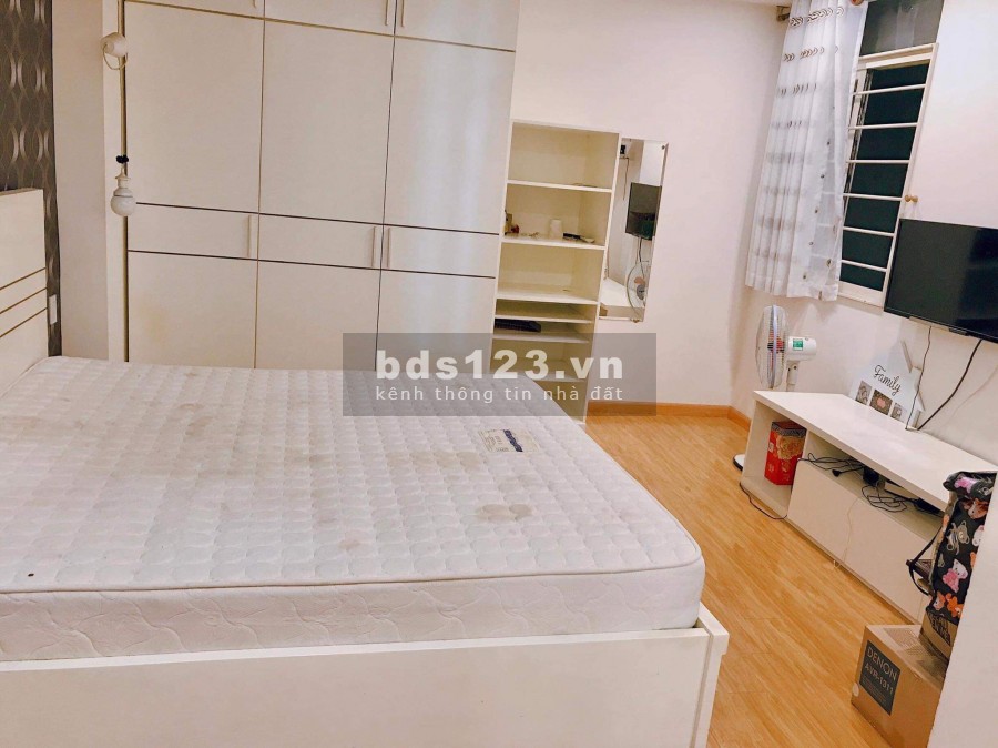 Cần bán gấp căn hộ 90m2 Era Town
