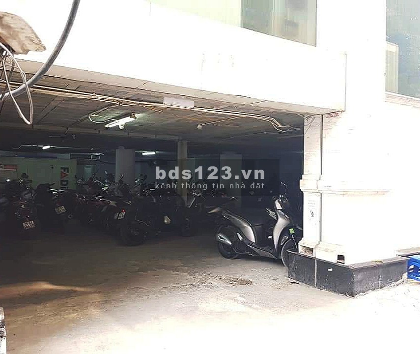 Bán nhà mặt phố Thái Hà, Đống Đa, lô góc, 420m2, mặt 11m, giá 170 tỷ