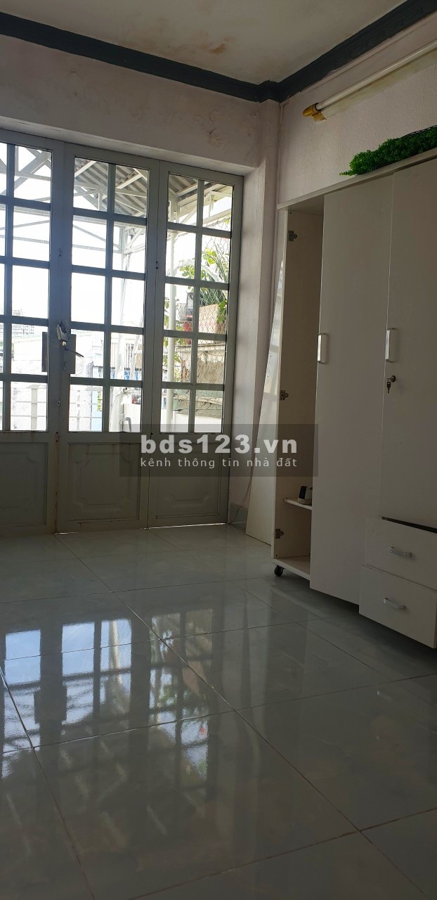 Cho thuê nhà 1 trệt 3 lầu, DT 3x8m, có máy lạnh, hẻm xe tải Phan Đình Phùng, Phú Nhuận. Giá tốt